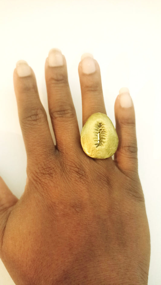 Cowrie Ring Gold